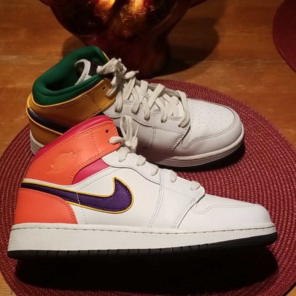 Jordan 1’s Mid “Three Peat”
